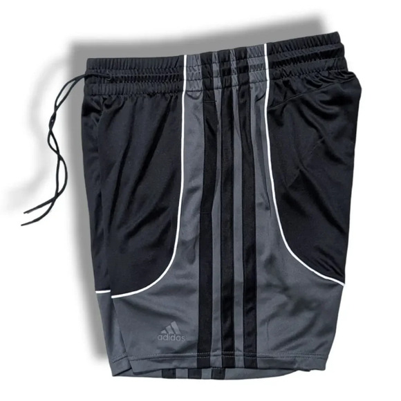 NWT ADIDAS AEROREADY SHORTS - Picture 4 of 4